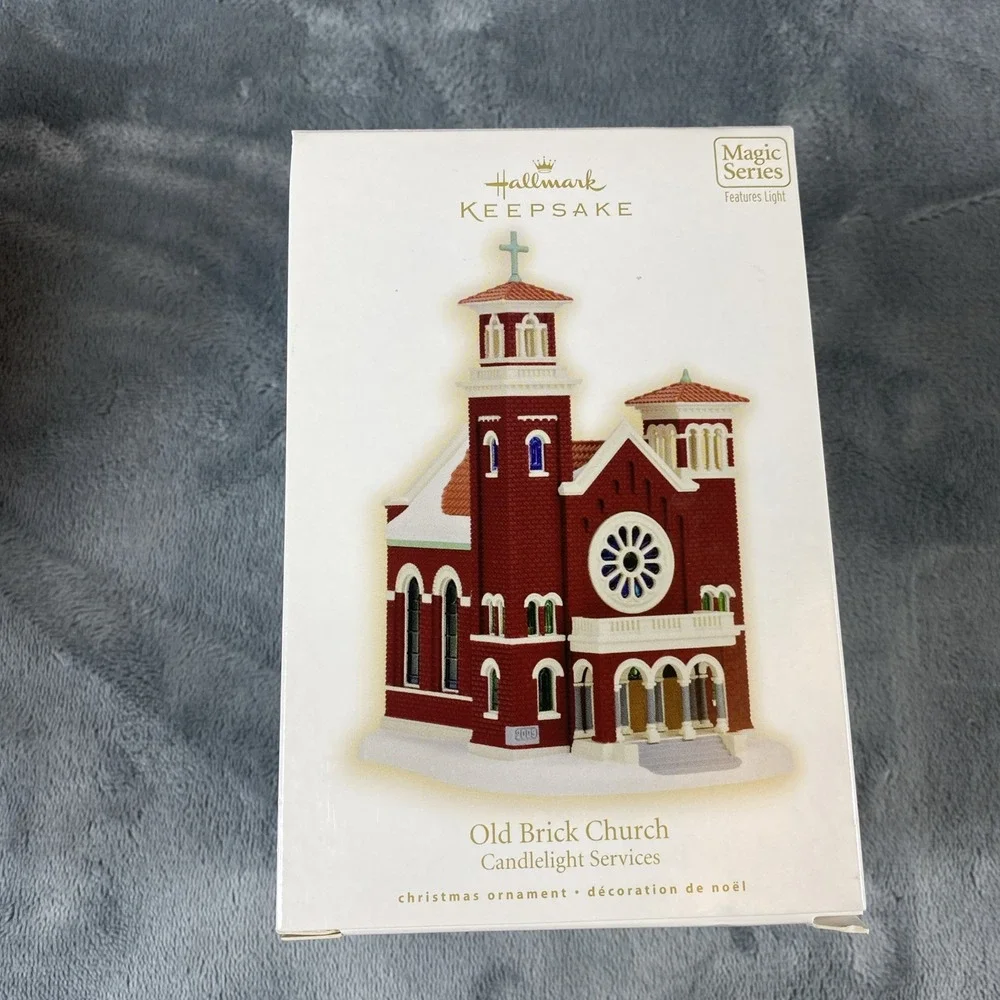 Hallmark Keepsake Ornament Old Brick Church Candlelight Services